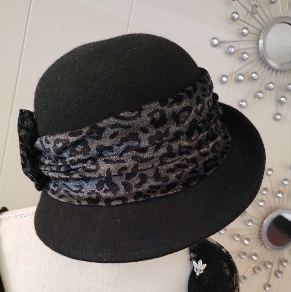 Scala Pronto BLACK WOOL HAT with LEOPARD GRAY and BLACK VELVET BOW.